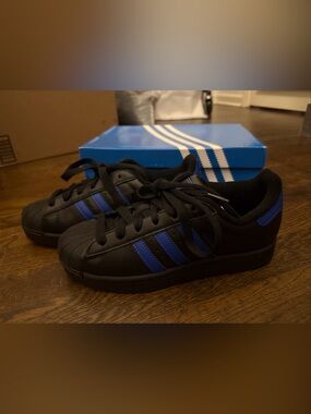 Adidas Superstar II (Black/Blue) size 6.5 W/size 5.5 M
